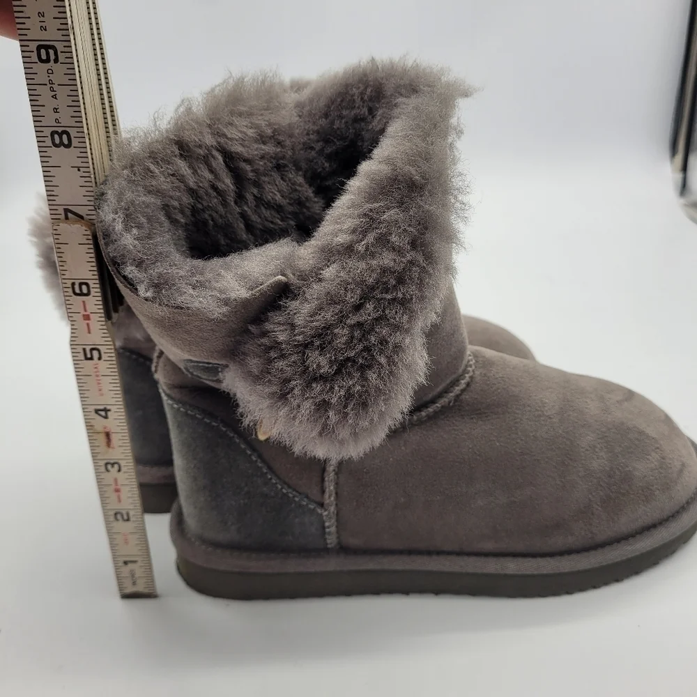 Cozie Steps Shoes Women's 6.5 Genuine Australian Sheepskin Toggle Short Boots